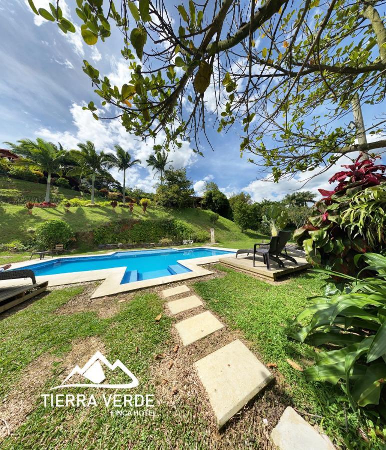 Finca Hotel Tierra Verde Girardota Exterior foto
