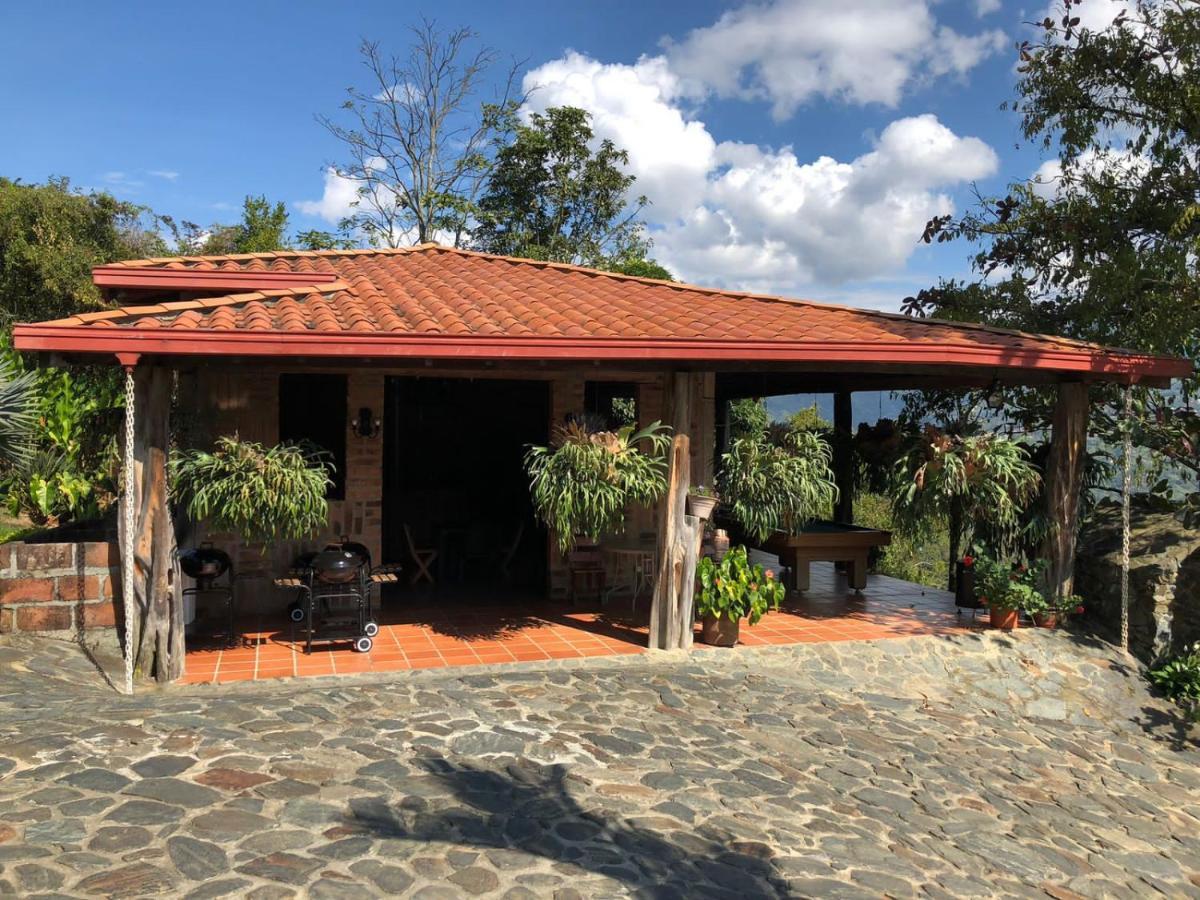 Finca Hotel Tierra Verde Girardota Exterior foto