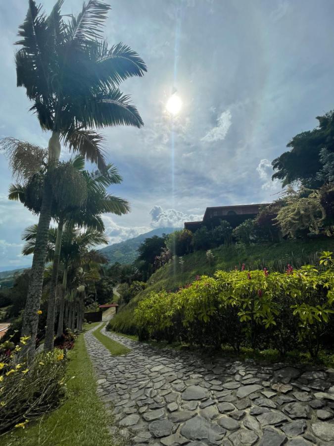 Finca Hotel Tierra Verde Girardota Exterior foto
